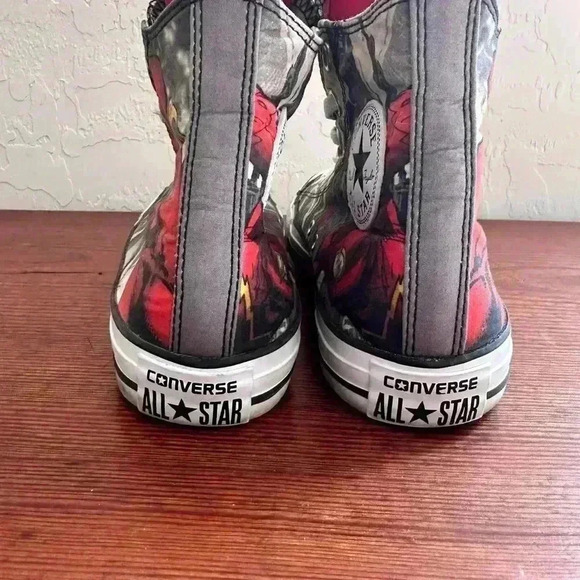 Converse The Flash Gordon Vintage Comic Shoes 150863C Men’s 6 Women’s 8 - Picture 9 of 11